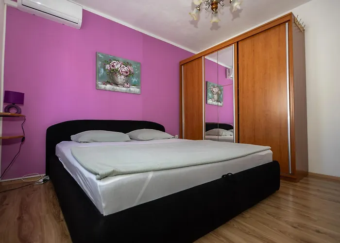 Tereza Villa *