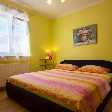 Tereza Villa *
