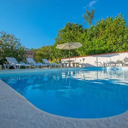 Tereza Villa *