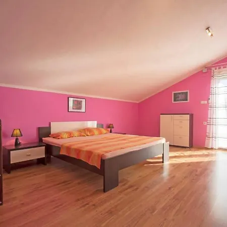 Tereza Villa *